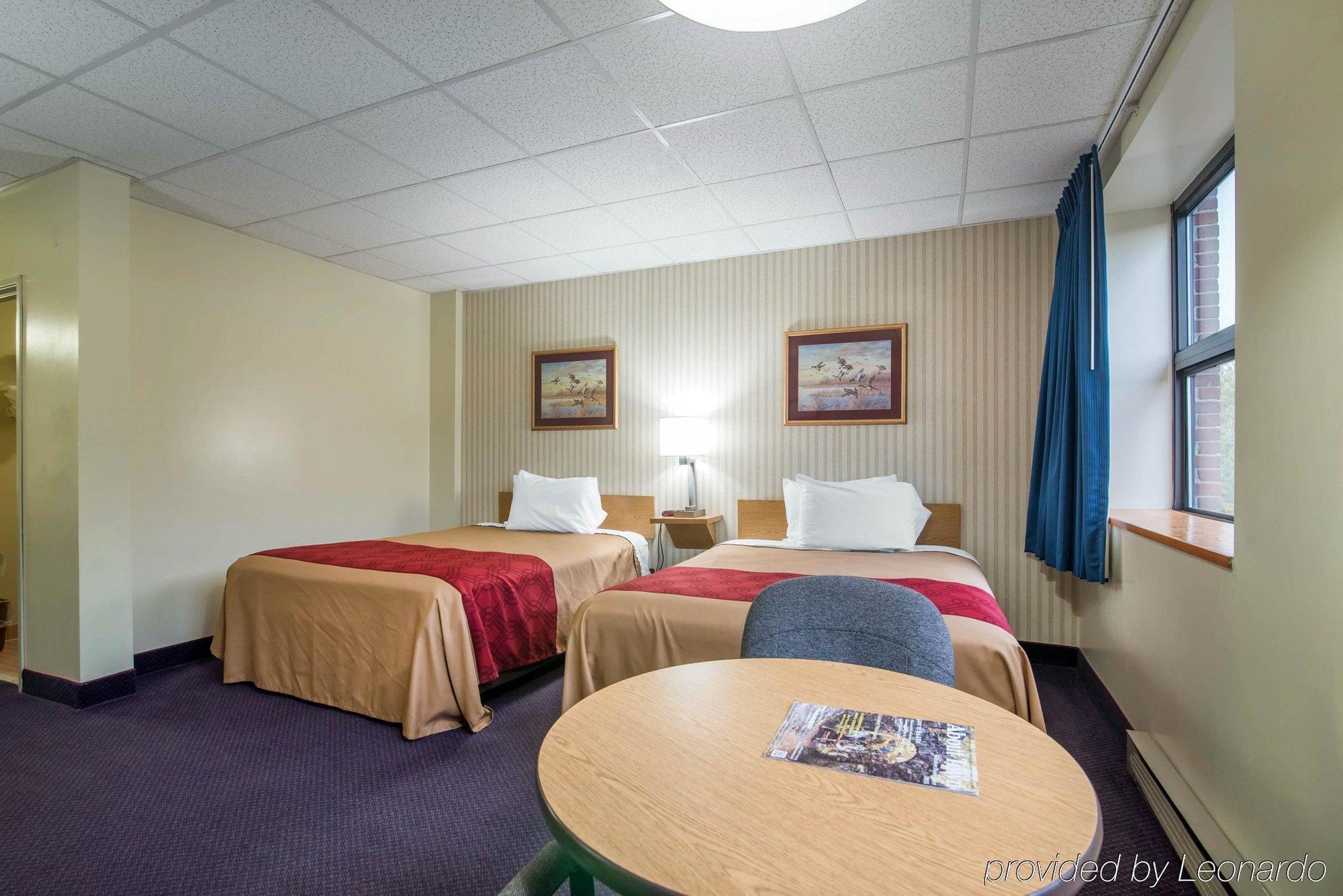 Econo Lodge Манчестер Экстерьер фото