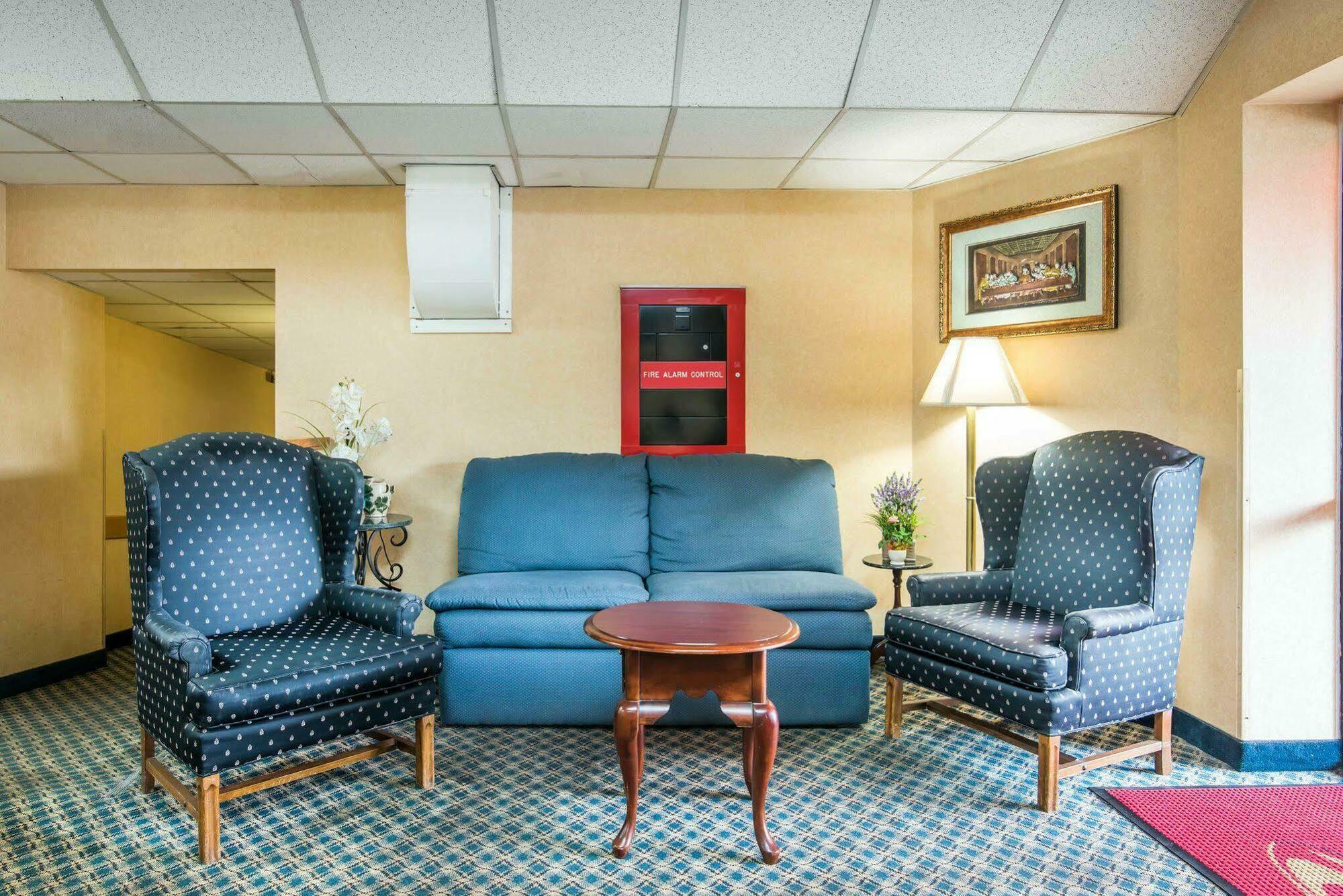 Econo Lodge Манчестер Экстерьер фото